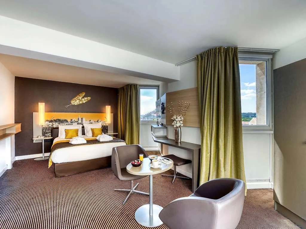 Mercure Avignon Centre Palais Des Papes 4*,