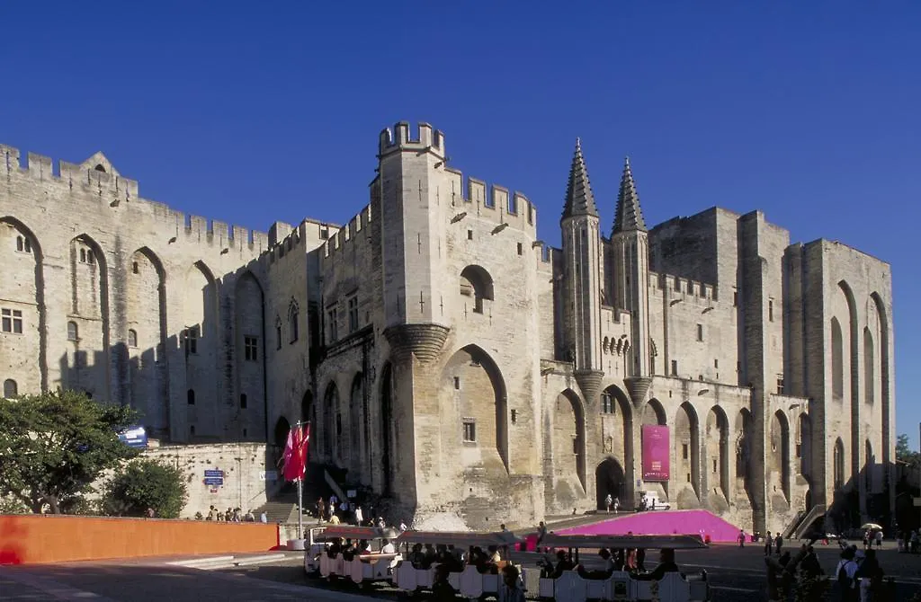 Mercure Avignon Centre Palais Des Papes 4*,